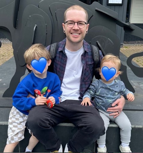 DanTDM with his children