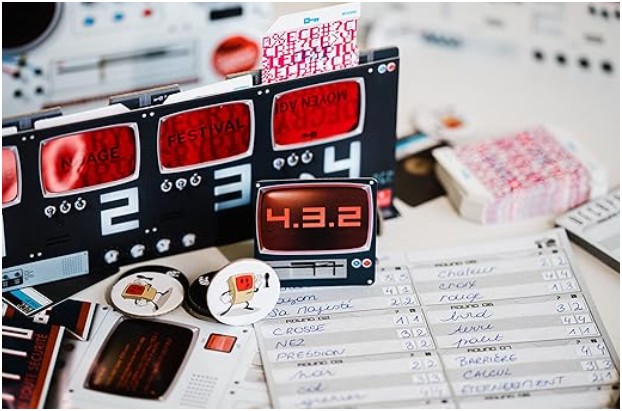 Decrypto- Best Cooperative Word Games to Play with Your Crew